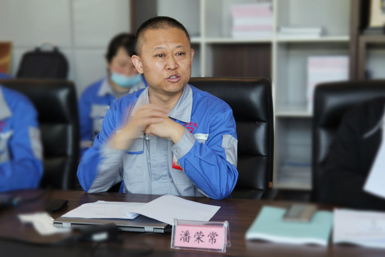 “氣力輸送連續(xù)供料關(guān)鍵設(shè)備”科技成果評價會在章丘豐源隆重舉行 “氣力輸送連續(xù)供料關(guān)鍵設(shè)備”科技成果評價會在章丘豐源隆重舉行