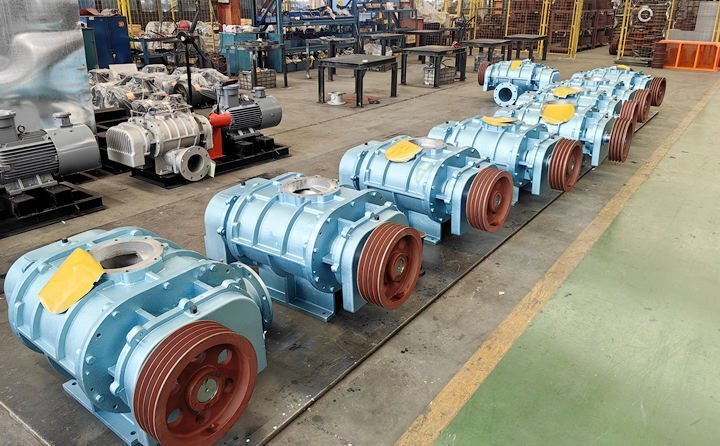 沉水式三葉羅茨鼓風(fēng)機.jpg 沉水式三葉羅茨鼓風(fēng)機